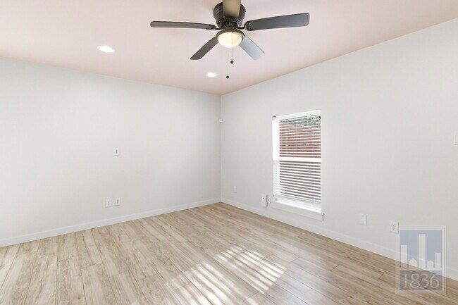 Building Photo - 1308 Southport Dr