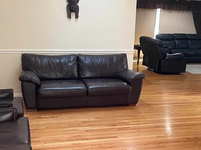 Foto del edificio - FURNISHED SHORT TERM 6-9 MONTHS TERMS AVAI...