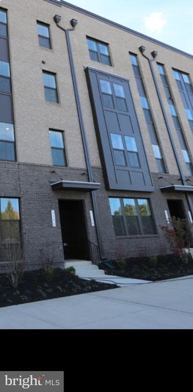 Foto del edificio - 117 E Cromwell St