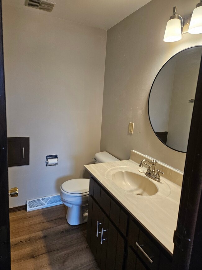Building Photo - 3532 E River Dr