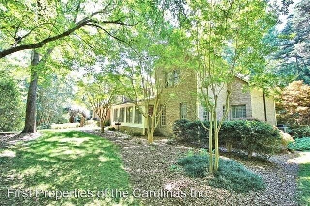 Building Photo - 5 br, 3.5 bath House - 3011 Vanhook Dr.
