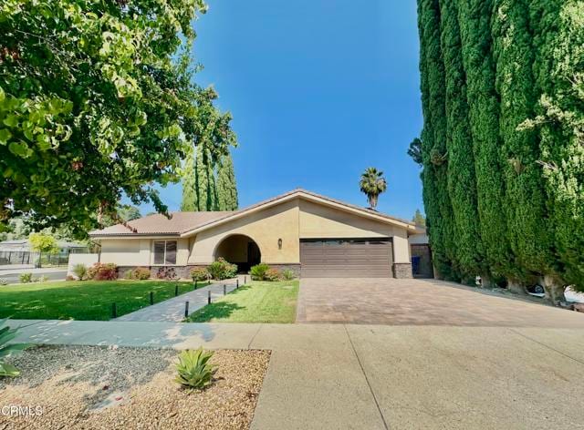 Foto principal - 10462 Yarmouth Ave