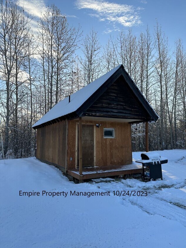 1519 Levee Way Unit Cabin B, North Pole, AK 99705 Room for Rent in
