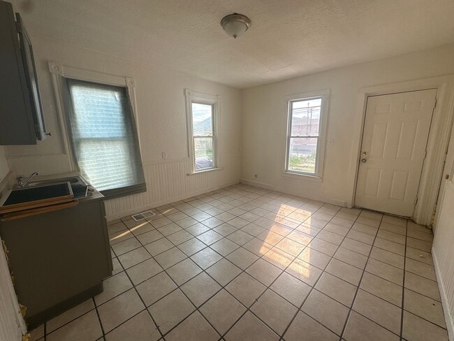 Building Photo - 2145 N 29th St