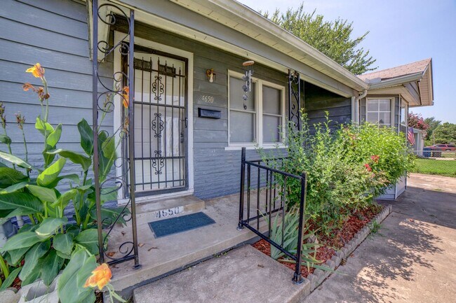 Building Photo - Beautiful 3 Bedroom Home