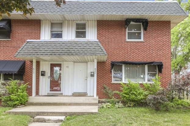 Front Entrance - 621 Longfellow Ave