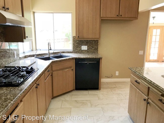 Building Photo - 3 br, 2 bath House - 9954 Marnice Ave.