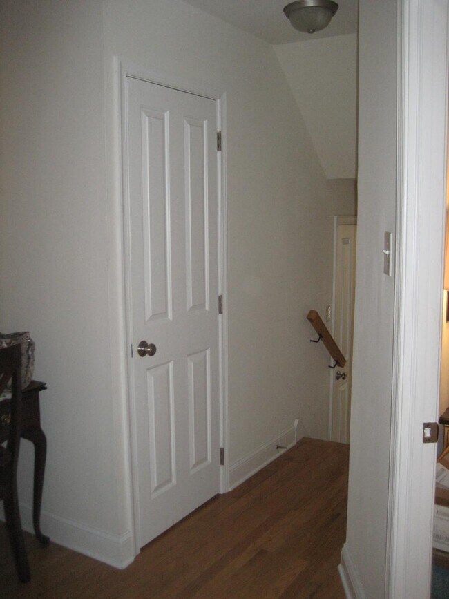 Interior hall - 822 Fitzwater St