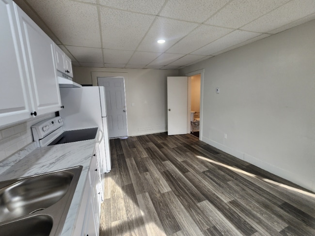 Building Photo - 44 Granite St