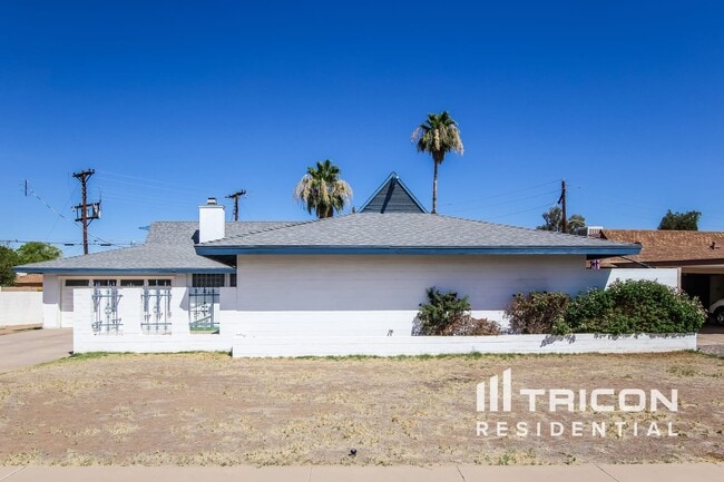 Building Photo - 7730 N 33rd Dr