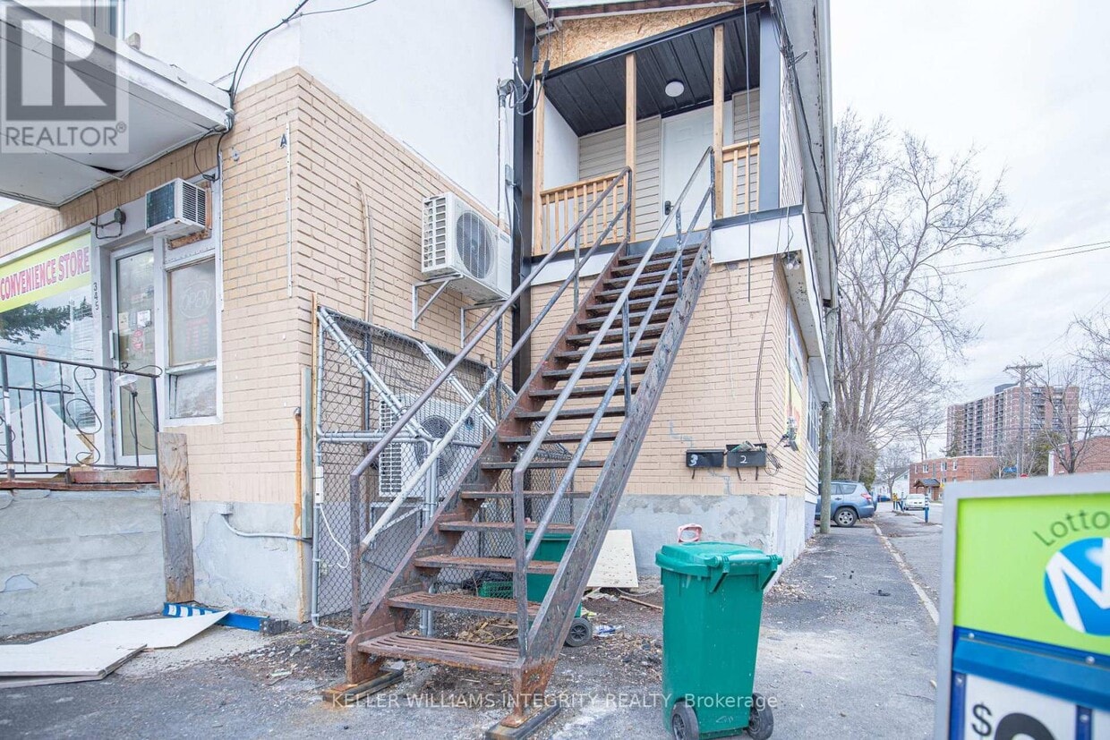Primary Photo - 345-345 Richelieu Ave