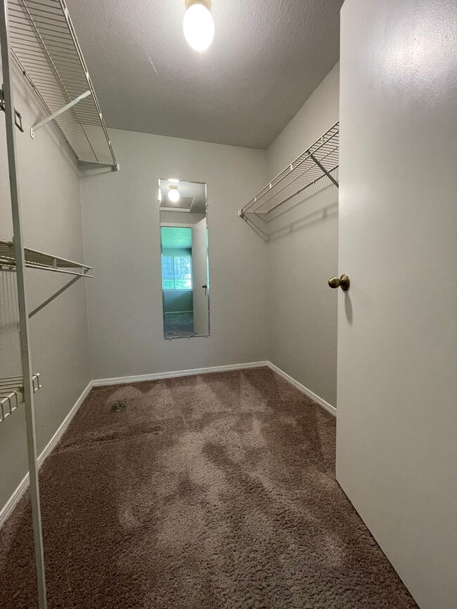 Foto del edificio - CEDAR MILL VILLAGE APARTMENTS