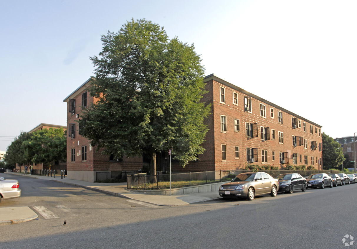 Building Photo - 50-70 Camden St