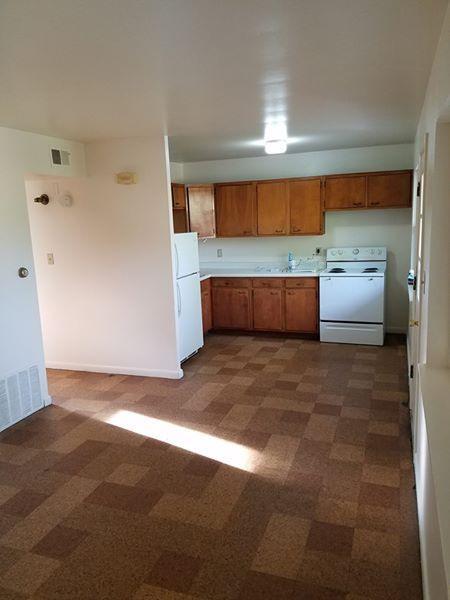 Primary Photo - 529 N Walnut Ave