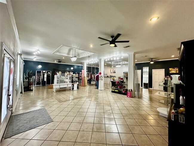 Building Photo - 15221 TX-36