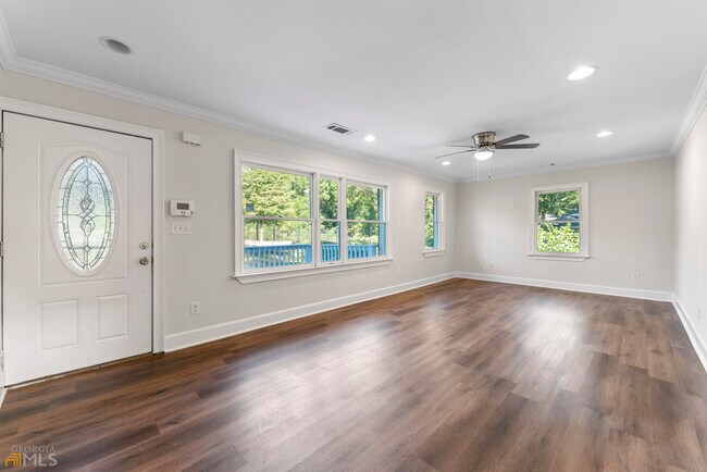 Building Photo - 1854 Shadydale Ave SE