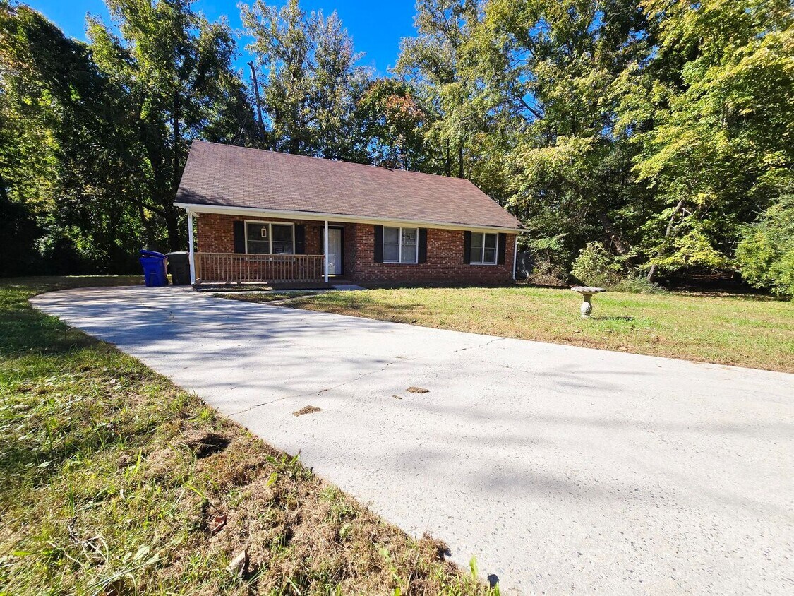 Primary Photo - COMING SOON!!! Great 2 Bed 1 Bath in MEBAN...