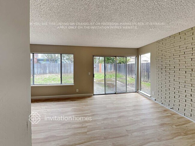 Foto del edificio - 5633 Vista Oak Way