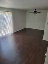 Building Photo - 207 Sprucewood Ln