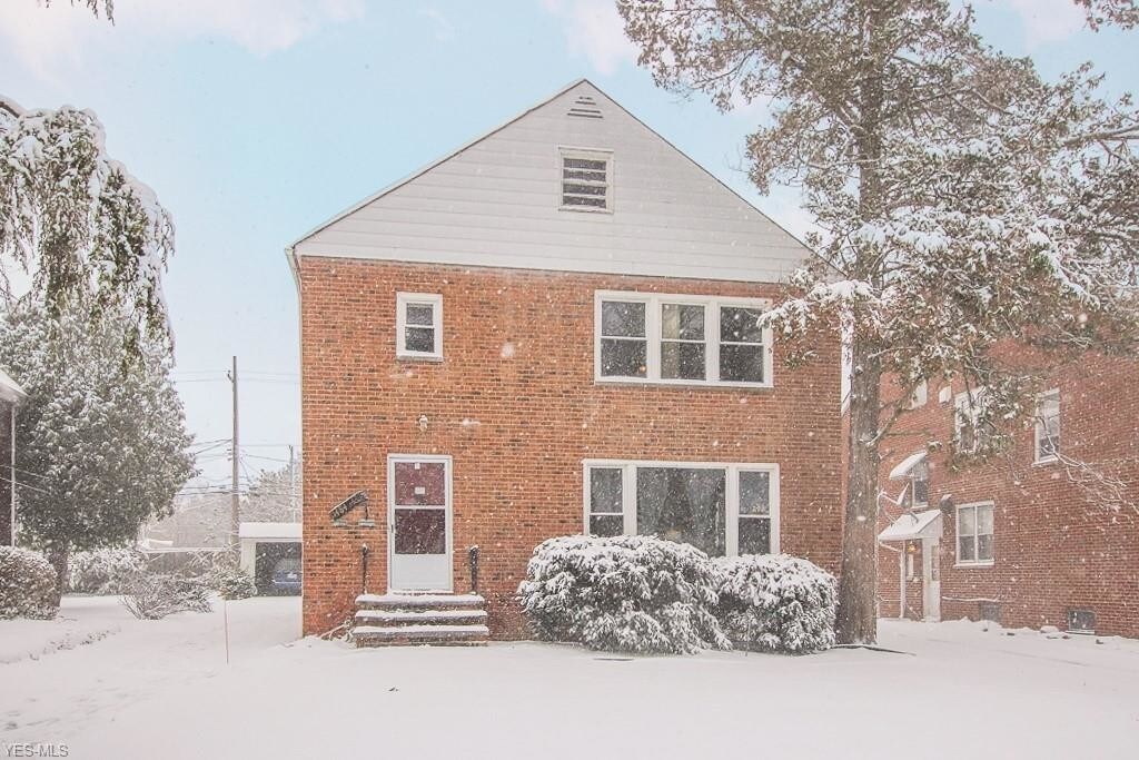 1484 Genesee Rd Unit 2/UP, South Euclid, OH 44121 Apartment for Rent