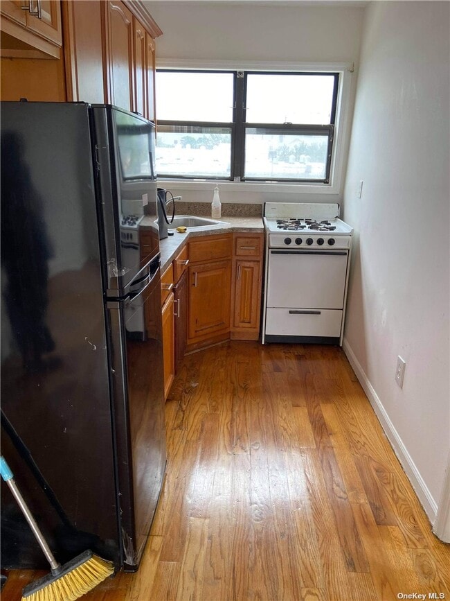 Building Photo - 360 Beach 88th St