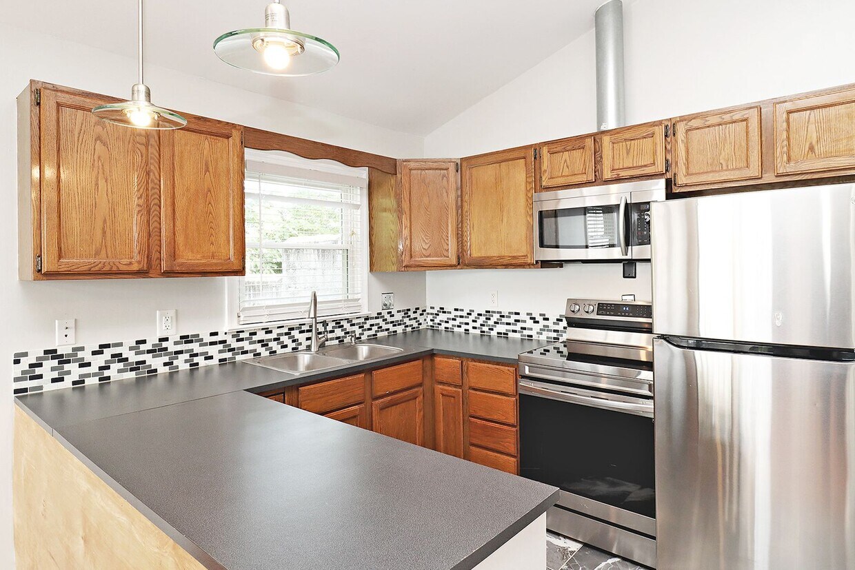 Foto principal - Pet-Friendly Fry's Spring Duplex With Fenc...