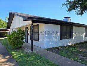 Building Photo - 414 Richland Dr