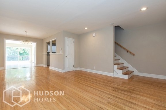 Building Photo - 595 Linden Ave