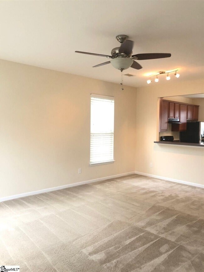 Building Photo - 210 Elise Dr