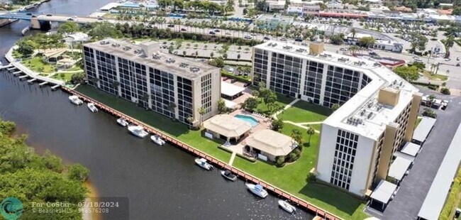Foto del edificio - 1627 Riverview Rd