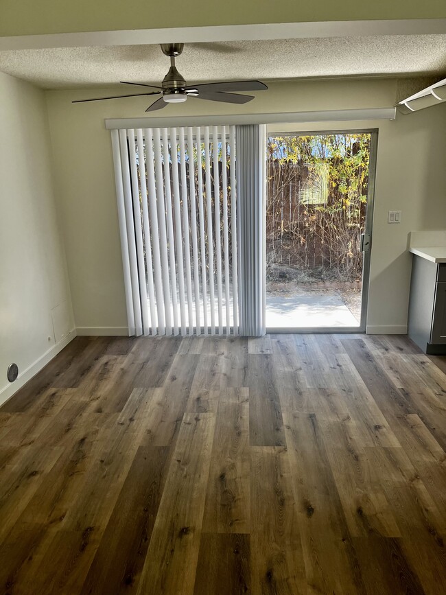 Dining Area - Villa Valencia Apartments