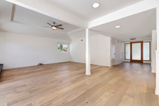 Building Photo - 3815 CASTLEROCK Rd