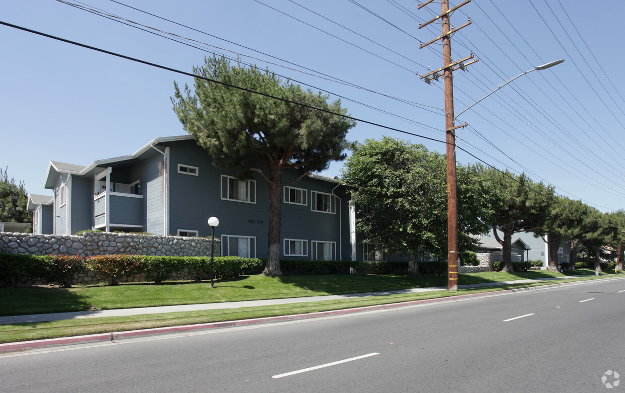 Building Photo - Sterling Place