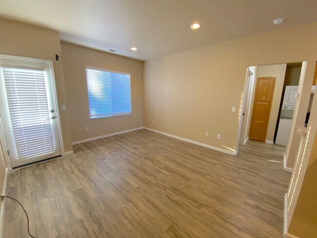 Building Photo - 185 Hillcrest Dr