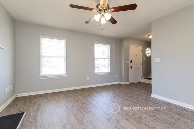 Building Photo - 4502 Lake Park Dr