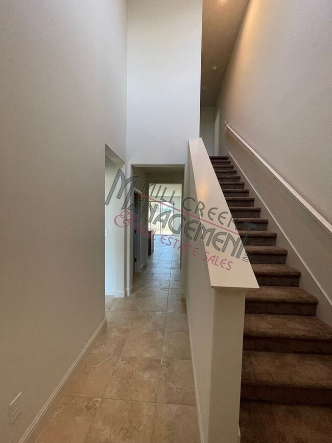 Building Photo - New home in the Beautiful Southern Highlan...