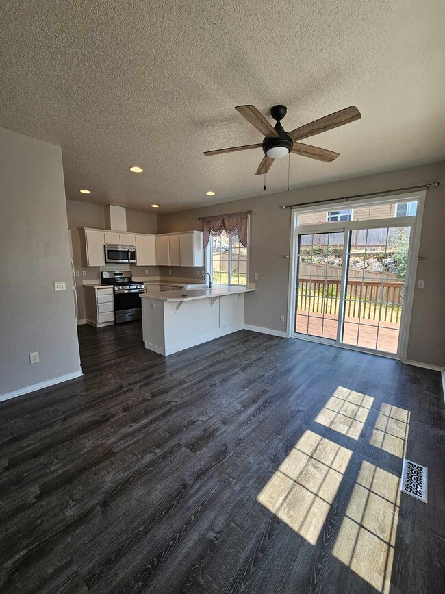 Building Photo - 8525 Sweetbrier Loop SE
