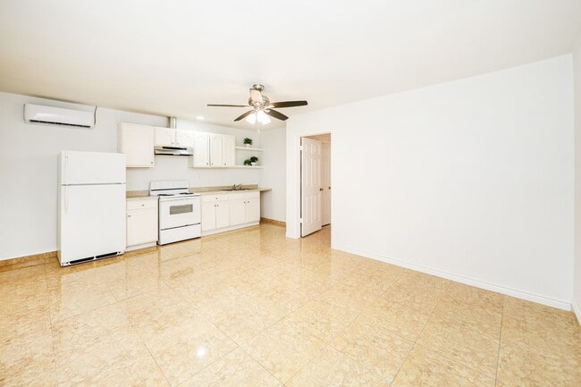 Building Photo - 1005 Andrew Ave