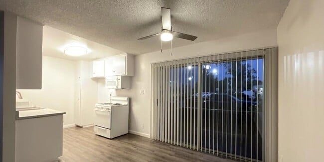 Foto del edificio - 2.0 bedroom in Canoga Park California 91304