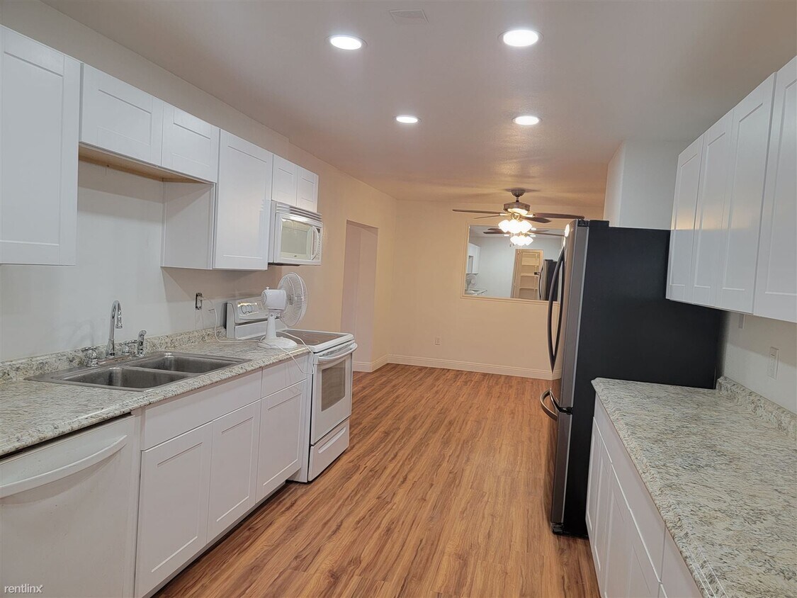 Primary Photo - 4 br, 3 bath House - 1220 West Owens