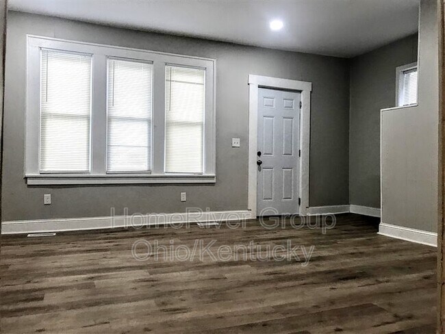 Foto del edificio - 374 S Warren Ave