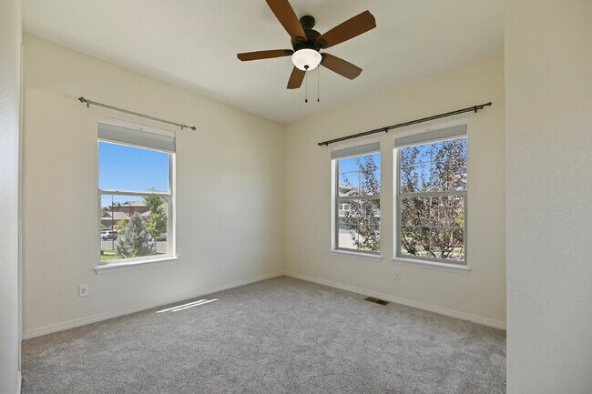 Building Photo - $4,445.95 with $300 Off the first month's rent, 5 Beds - 3.5 Bath, Single Family Home in Broomfie...