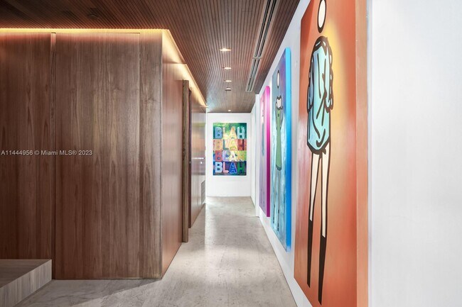 Foto del edificio - 6899 Collins Ave