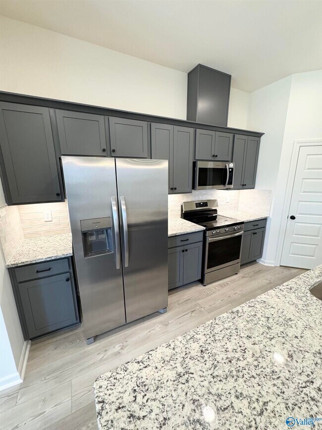 Foto del edificio - 16702 Ted Childs Dr