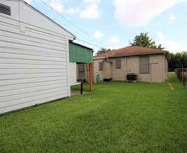 Building Photo - 301 19th Ave N