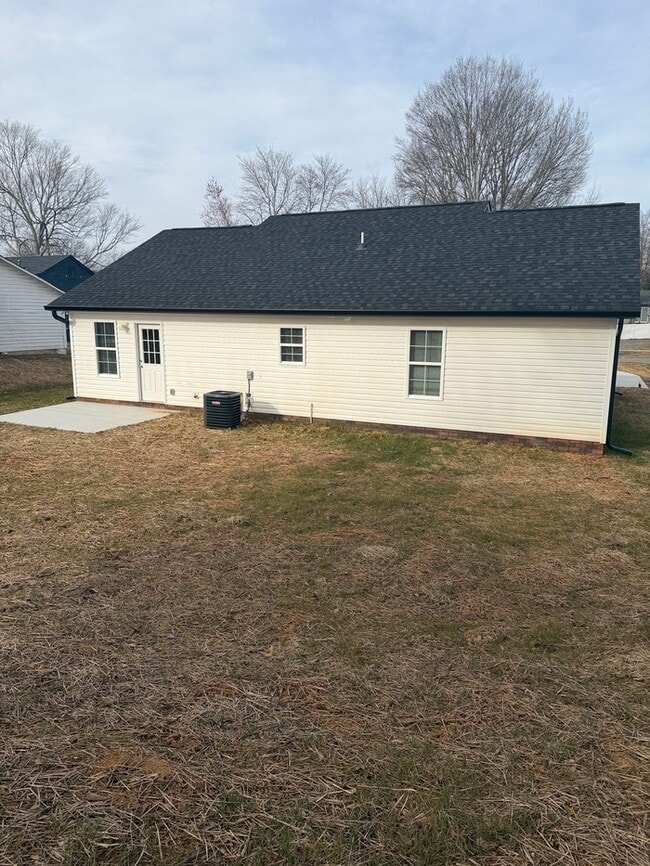 Foto del edificio - 1002 Grace Ave