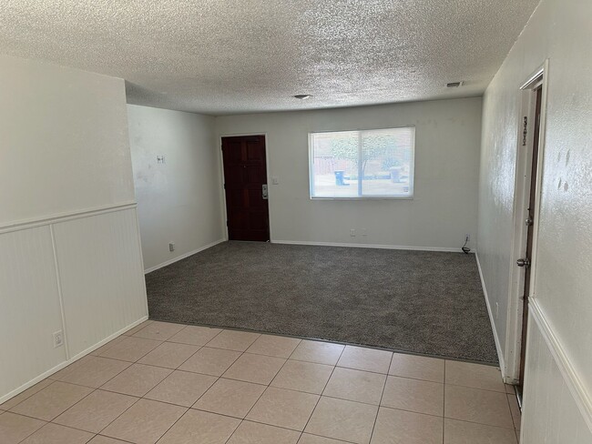 Building Photo - 1589 E Alpine Ave