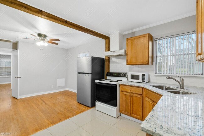 Building Photo - 2 br, 1 bath House - 1404 Sleepy Hollow Dr