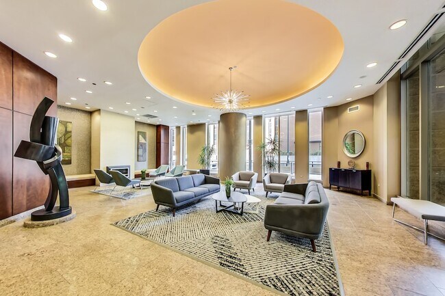 Foto del edificio - 222 N Columbus Dr