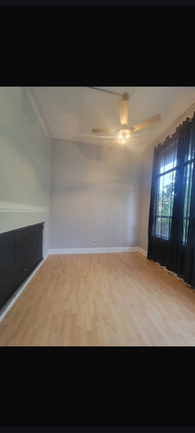 Building Photo - 180 Mississauga Valley Blvd